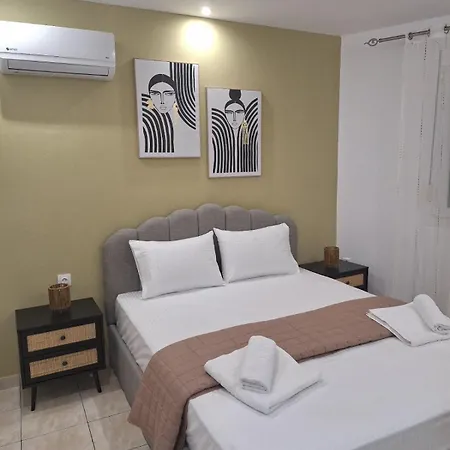 Amaze House Apartman *